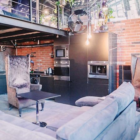 지라르도프 Loft Przedzalnia 아파트 외부 사진