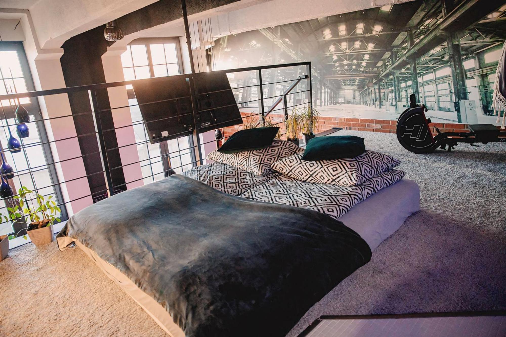 지라르도프 Loft Przedzalnia 아파트 외부 사진