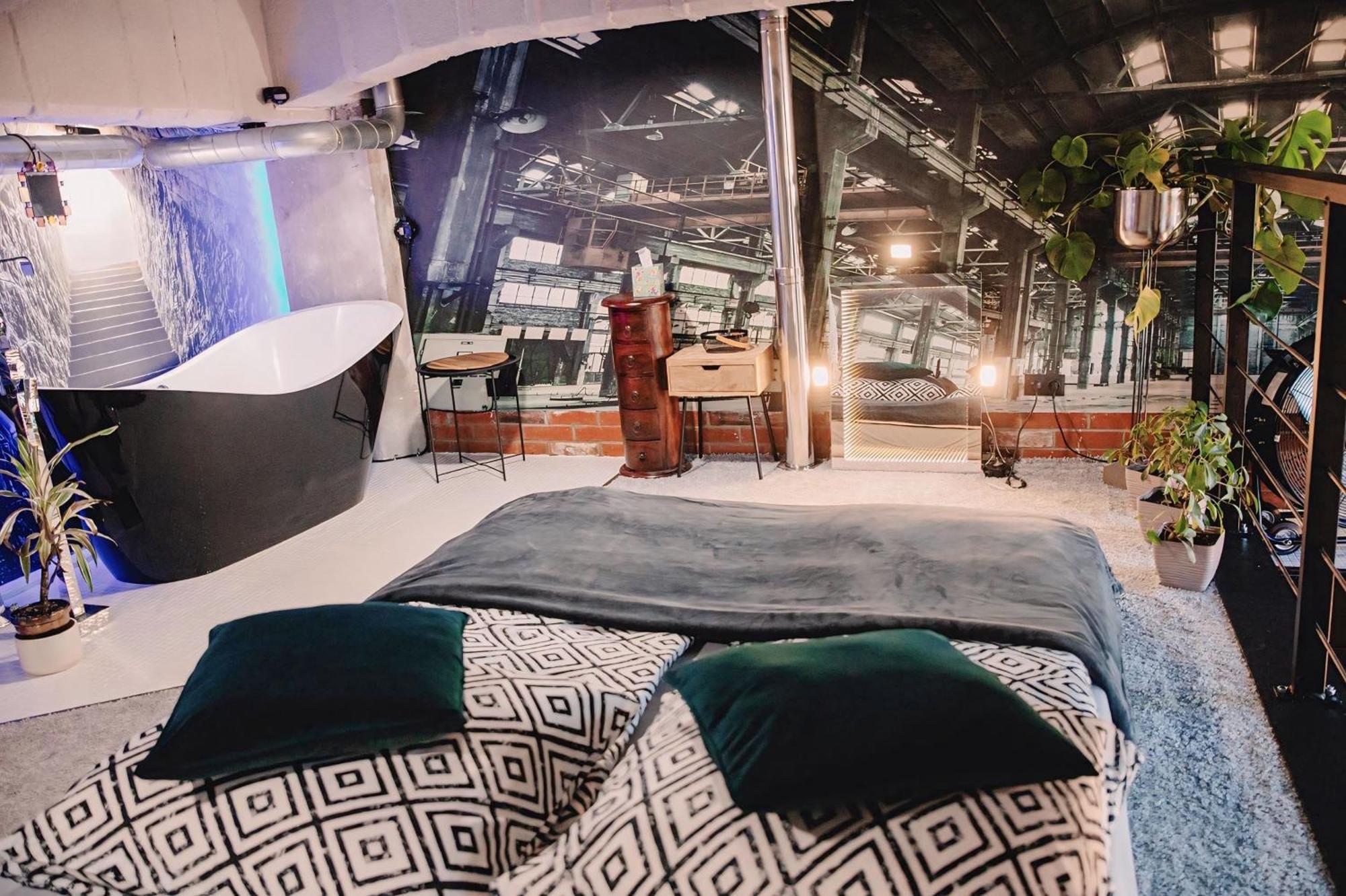 지라르도프 Loft Przedzalnia 아파트 외부 사진